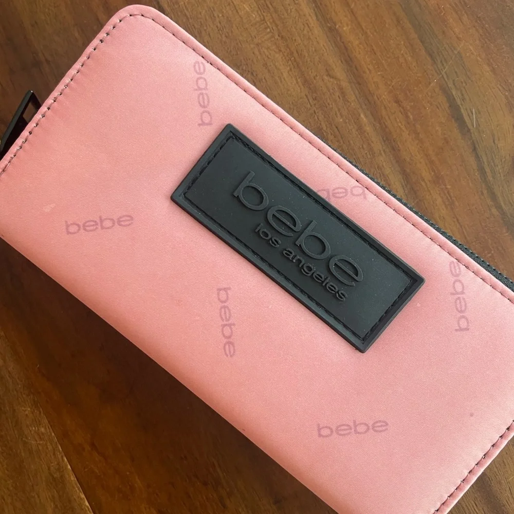 BeBe Wallet - Picture 1 of 6